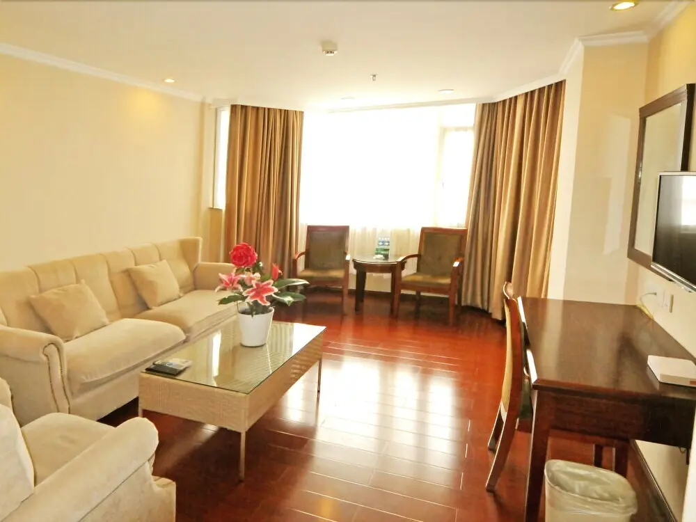 Шаньтоу: Greentree Inn Shantou Haibin Road Chousha Building