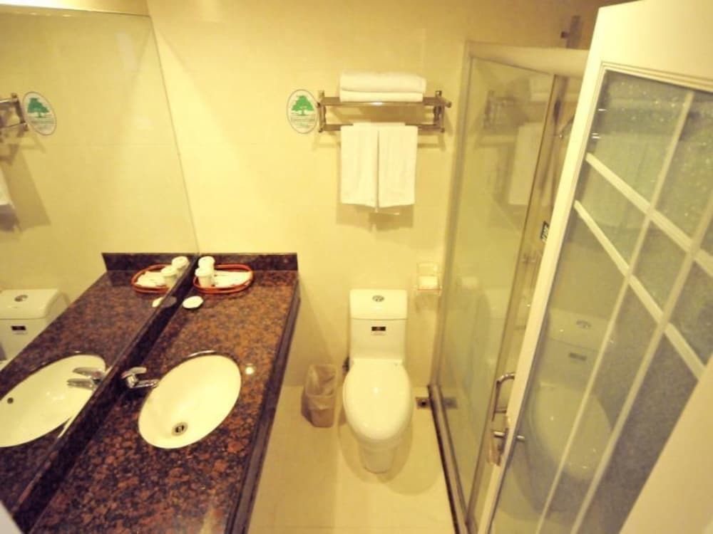 Шаньтоу: Greentree Inn Shantou Haibin Road Chousha Building