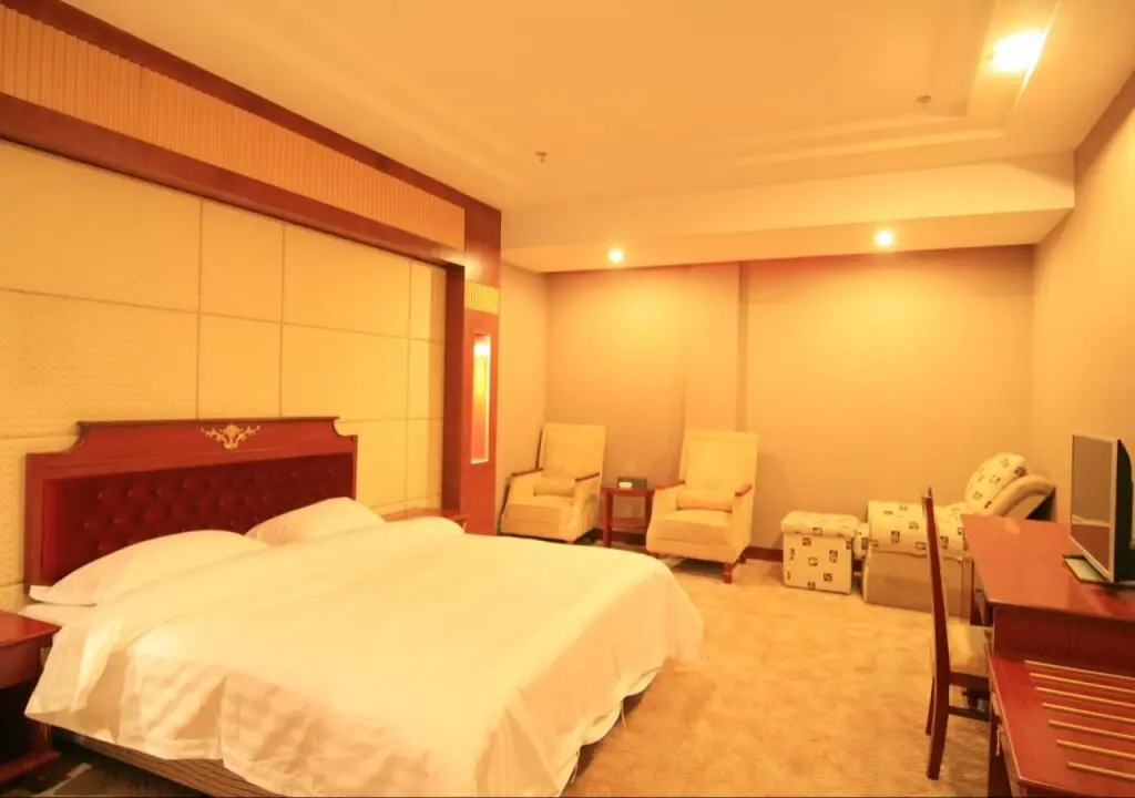 Шанхай: Gloria Plaza Hotel Hangtou