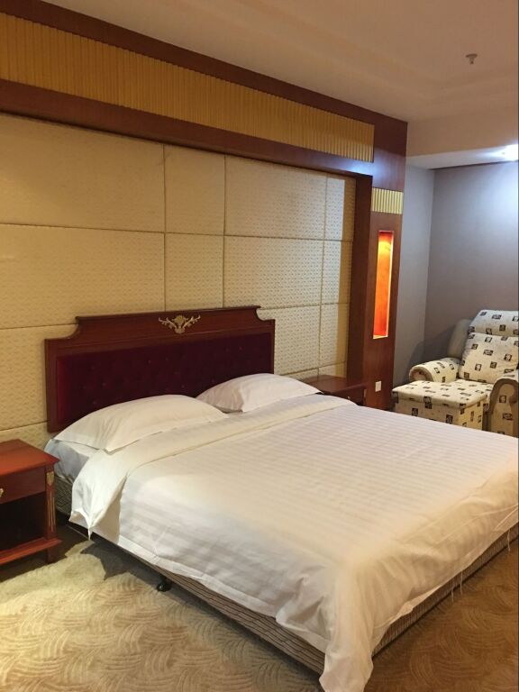 Шанхай: Gloria Plaza Hotel Hangtou