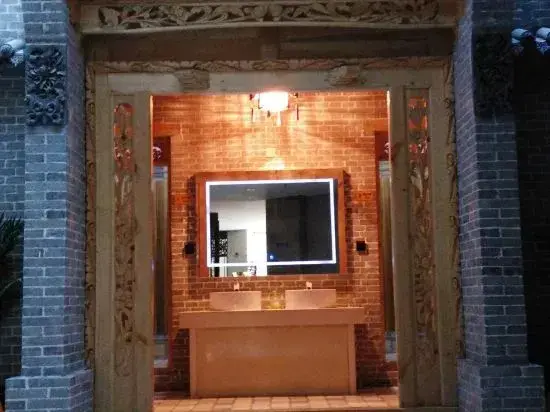 Гайд: Jingyuege International Hotel