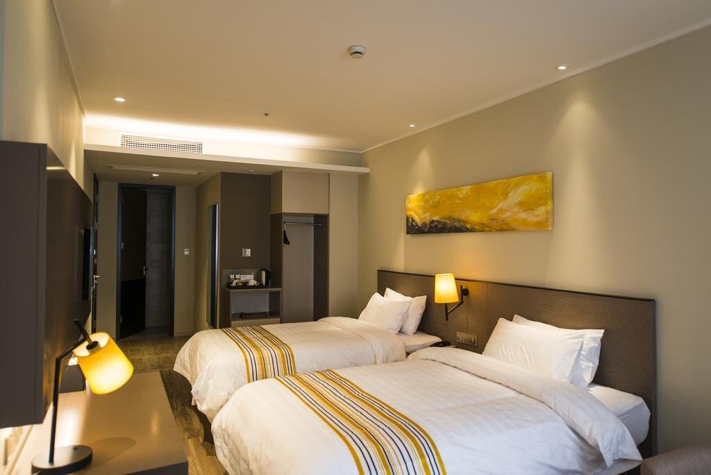 Homeinn Plus Dinosaur Park Wanda Plaza ChangZhou — фото 1