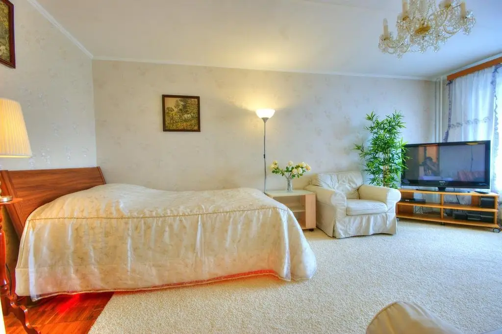 Москва: Apartment at Domodedovskaya Metro Station