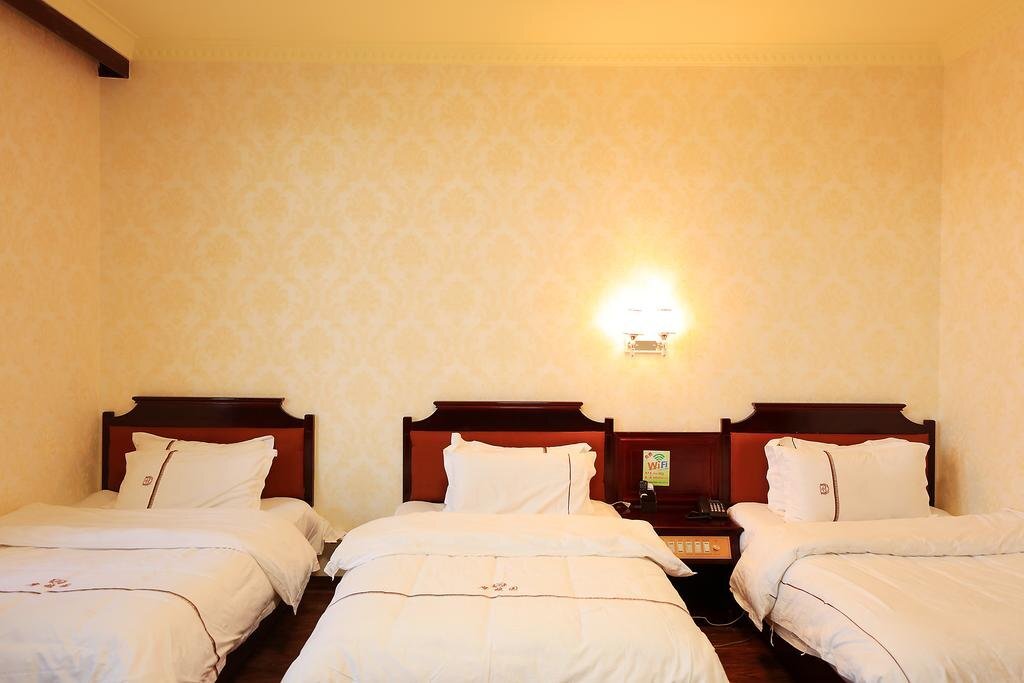 Лицзян: Lugu Lake Mosuo Park Hotel