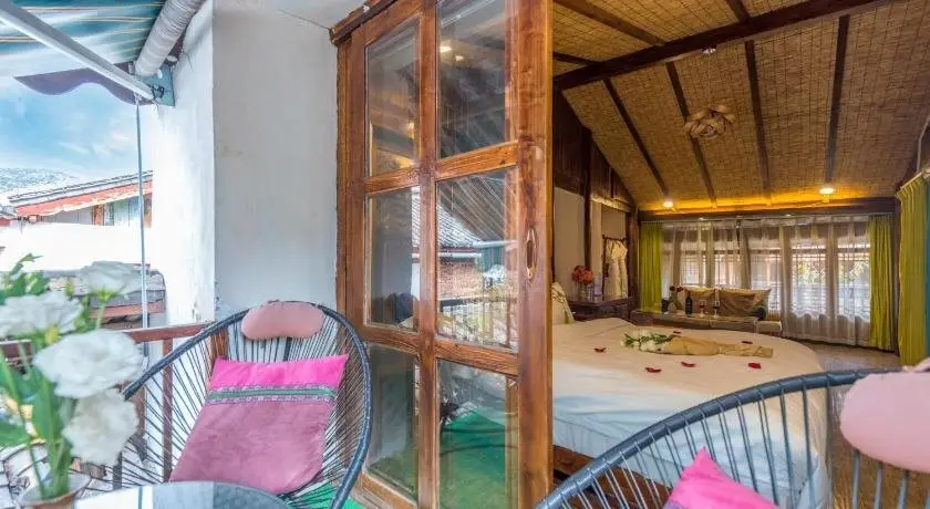 Lijiang Yi Jing Hotel — фото 1