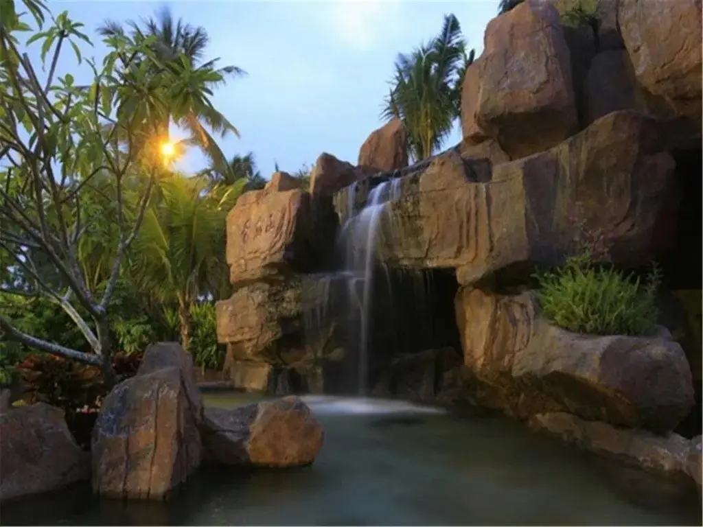 Санья: Sanya Little Fish Hot Spring Hotel