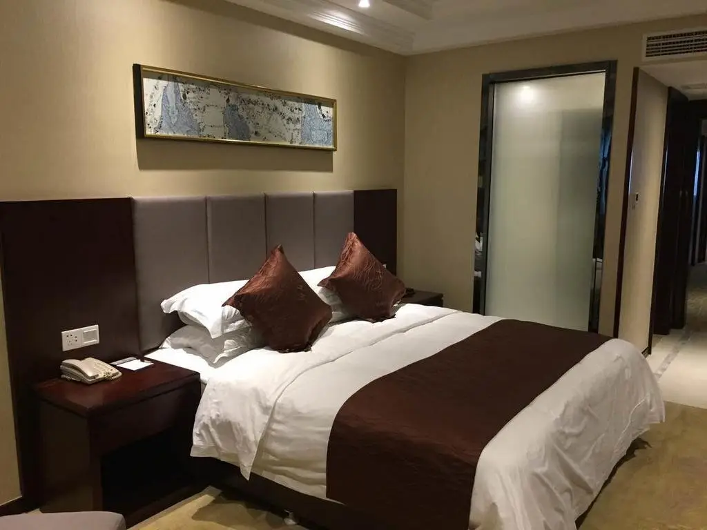 Huzhou Wealth Hotel — фото 1