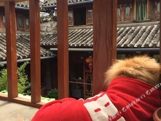 Лицзян: 丽江拾壹家房客客栈