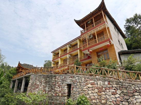 Чжанцзяцзе: Zhangjiajie Latitude 30 Degree North Farm Stay