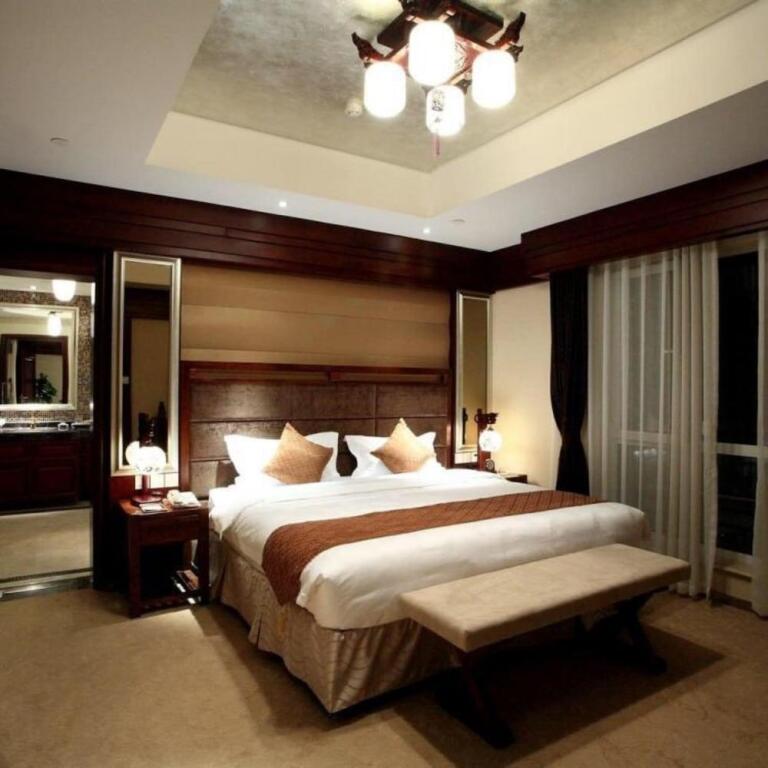 Циндао: Jinhong Sea View Holiday Hotel