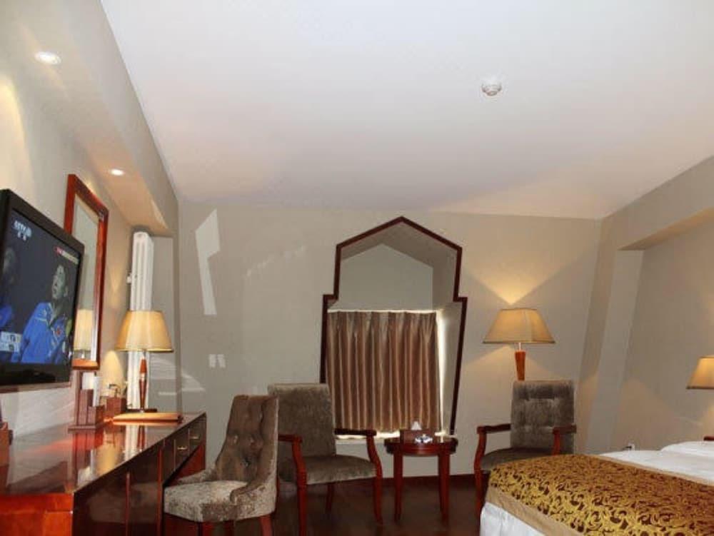 Циндао: Jinhong Sea View Holiday Hotel