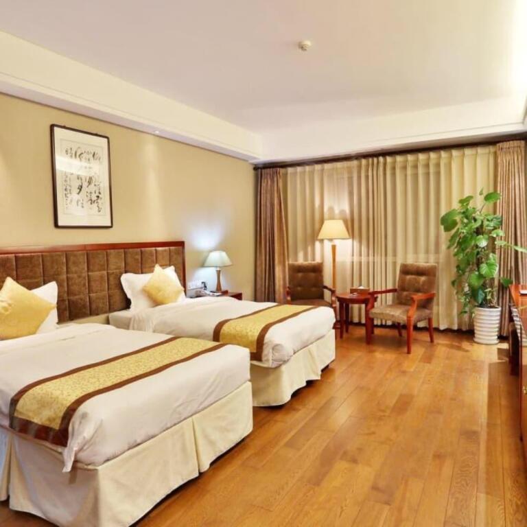 Циндао: Jinhong Sea View Holiday Hotel
