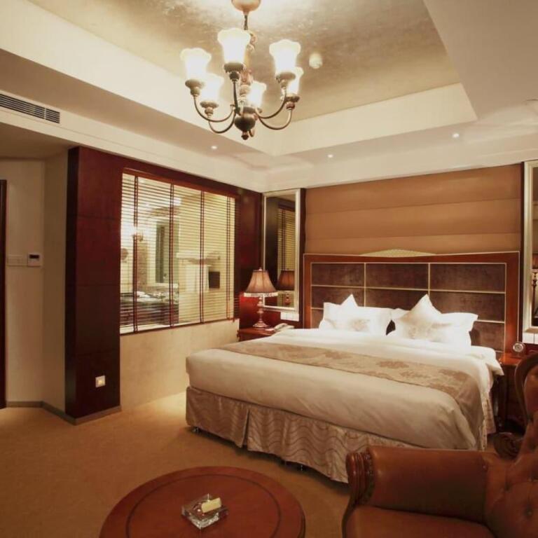 Циндао: Jinhong Sea View Holiday Hotel