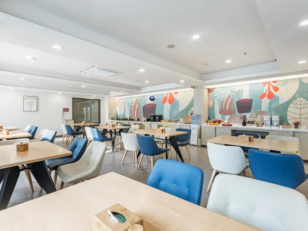 Шэньчжэнь: Hanting Hotel Shenzhen Huaqiang Bei Metro Station