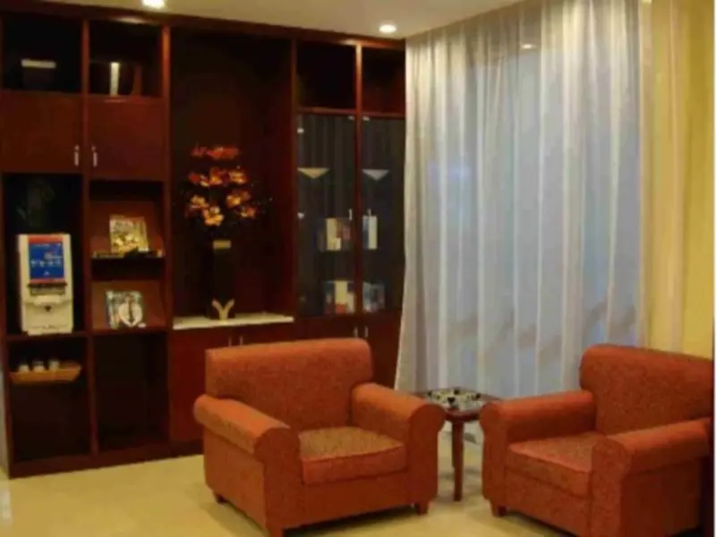Шэньчжэнь: Hanting Hotel Shenzhen Huaqiang Bei Metro Station