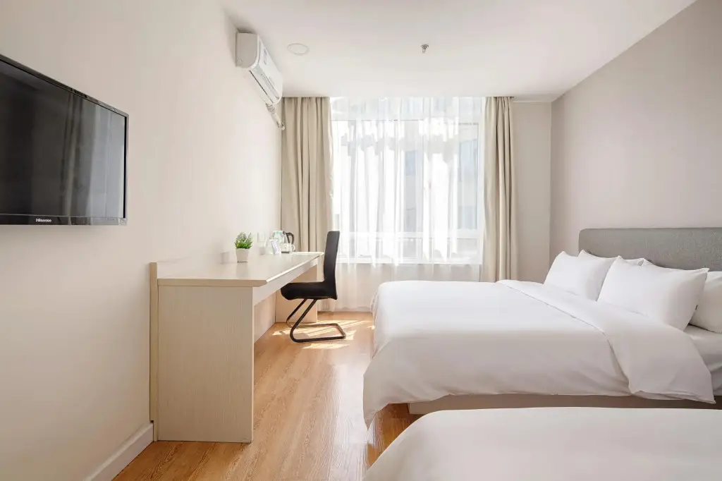Циндао: Hanting Hotel (Qingdao Licang Wanda Branch 2)