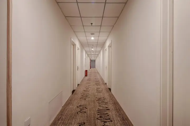 Циндао: Hanting Hotel (Qingdao Licang Wanda Branch 2)