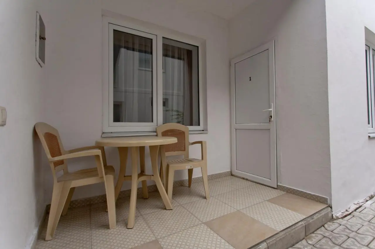 Витязево: Arnella Guest House