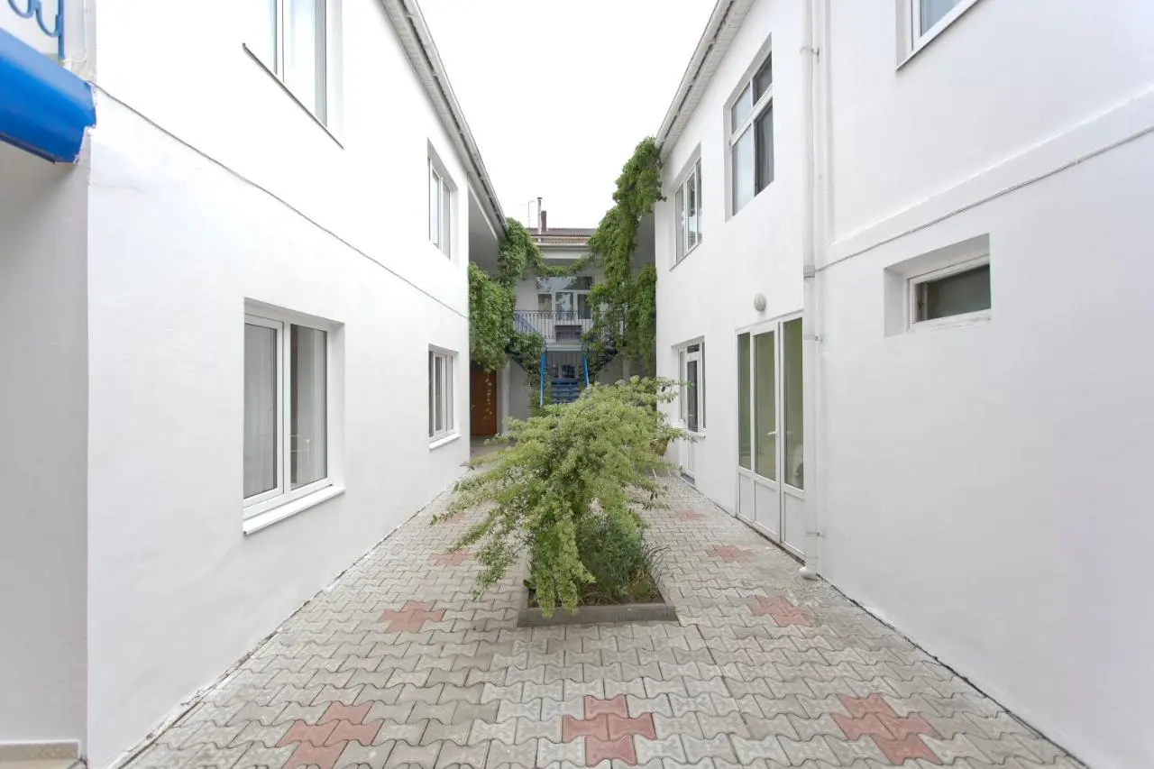 Витязево: Arnella Guest House