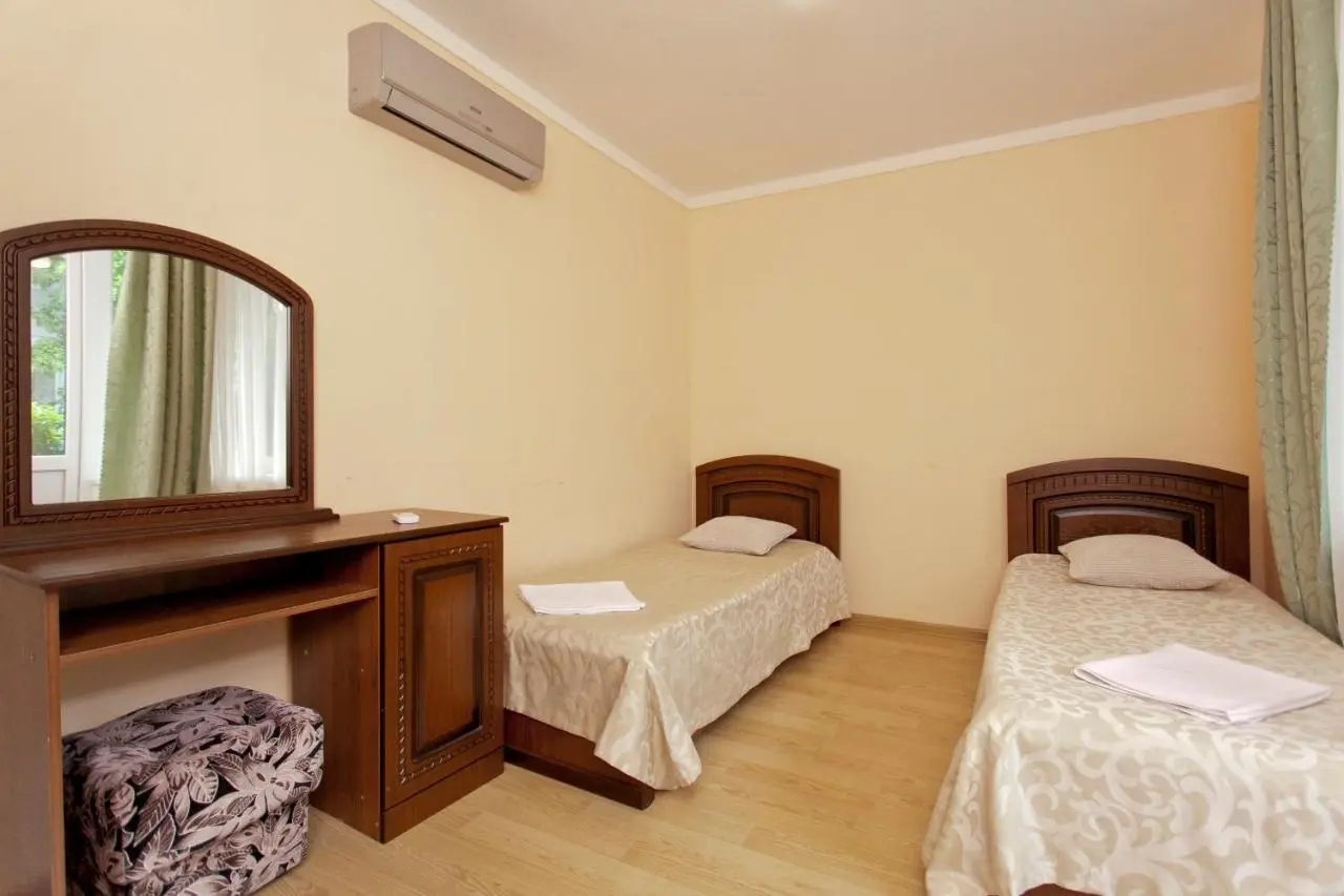 Витязево: Arnella Guest House