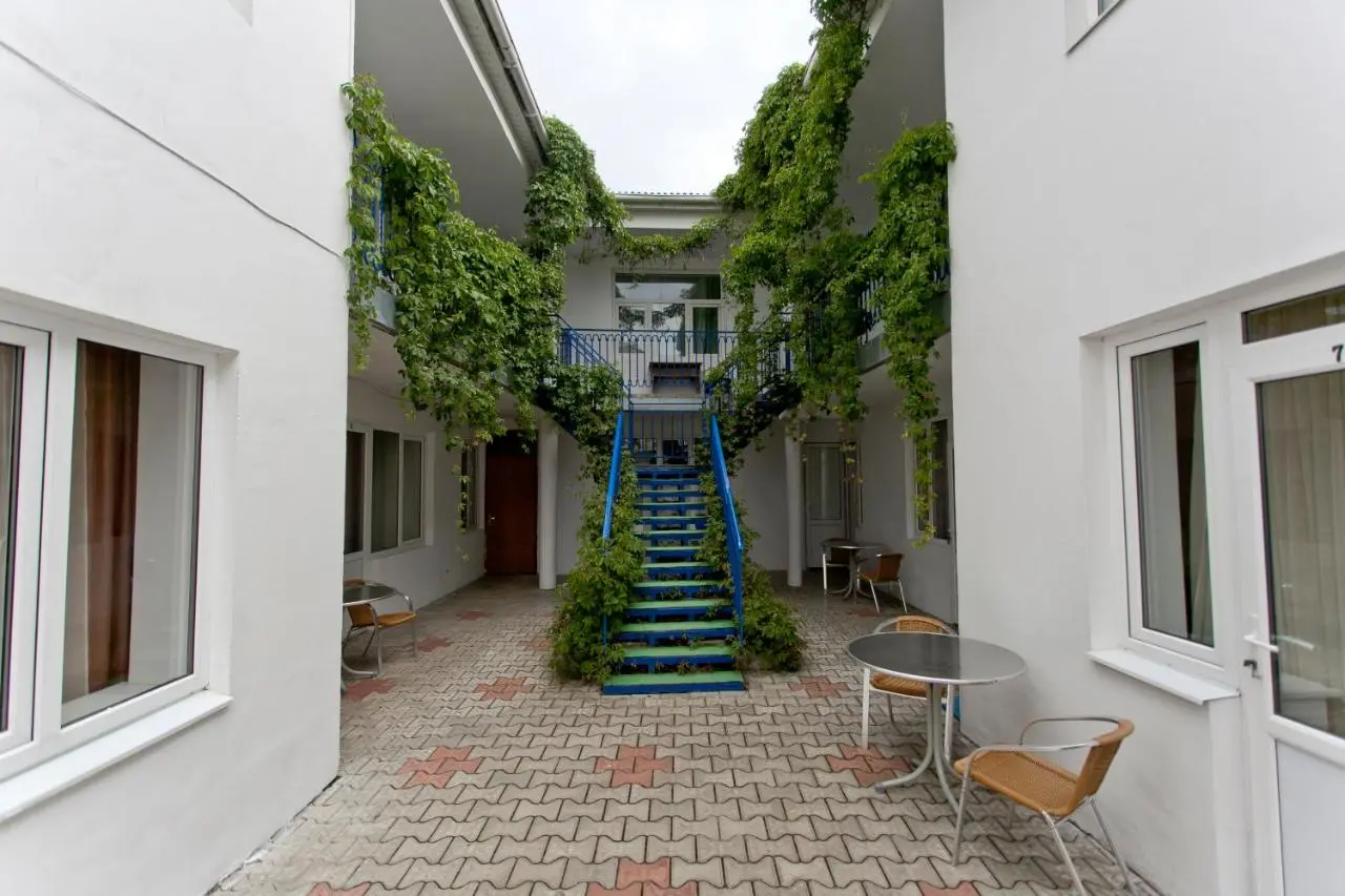 Витязево: Arnella Guest House