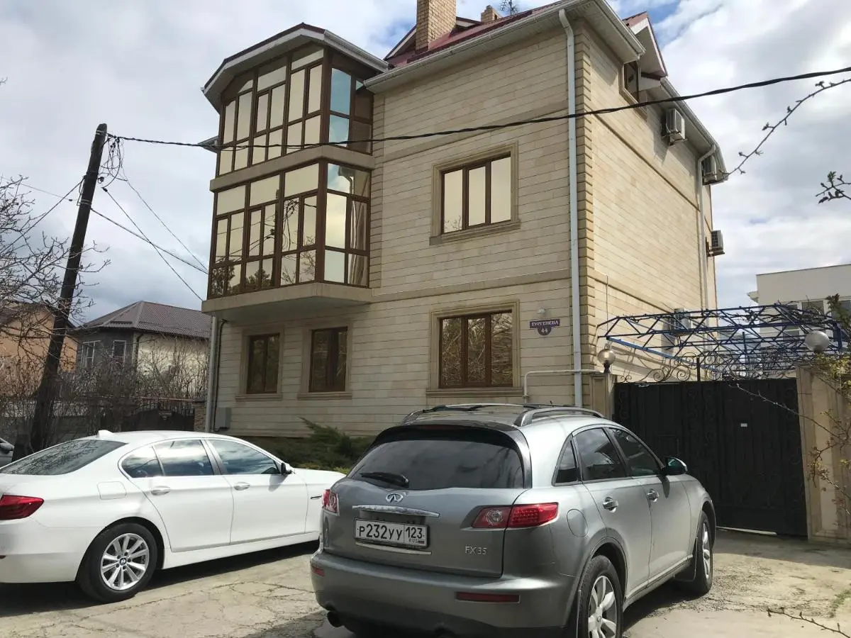 Витязево: Arnella Guest House