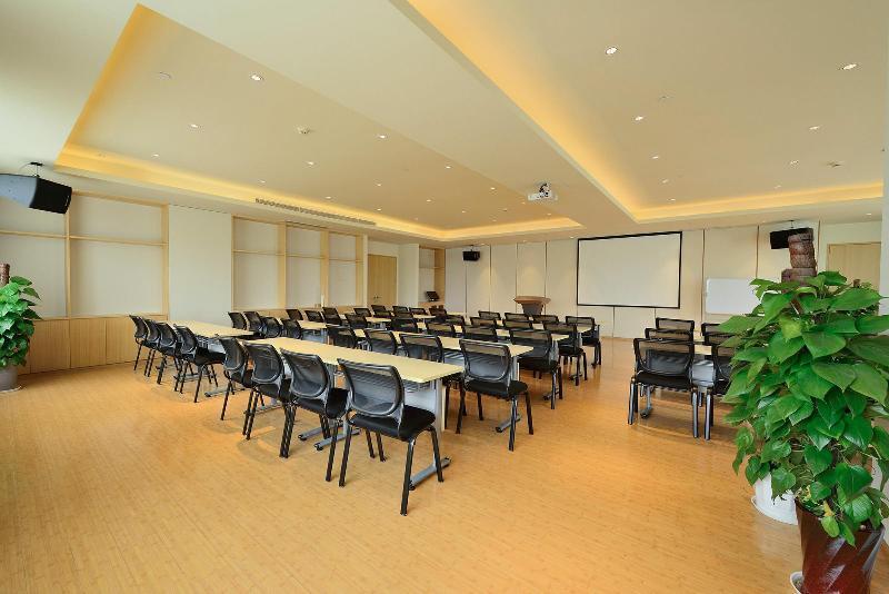 Шанхай: Hanting Hotel Shanghai Hongqiao National Exhi