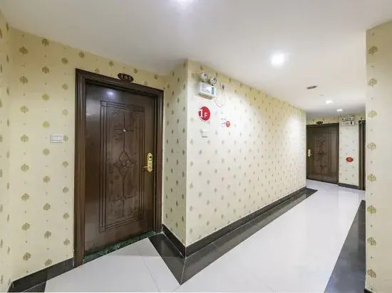 Нинджи: Jinqiao Business Hotel