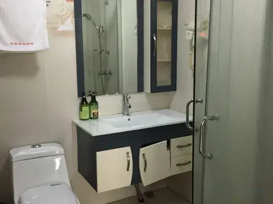 Нинджи: Jinqiao Business Hotel
