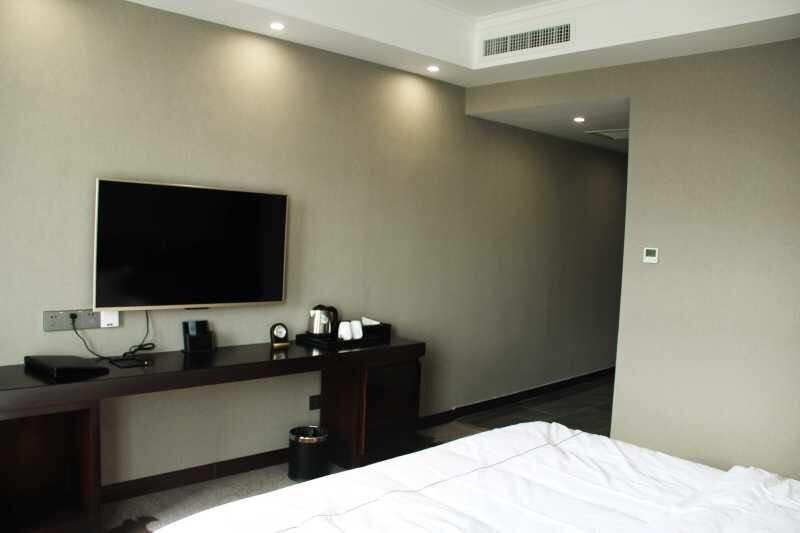 Чэндэ: Cedar Wood Hotel Chengde