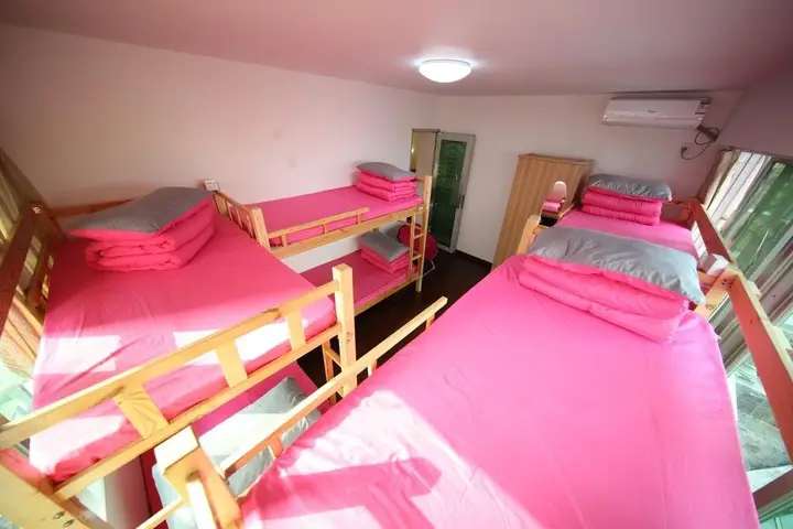 Шэньчжэнь: So Young Hostel