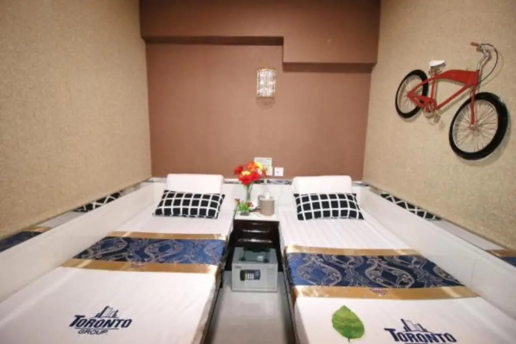 Гонконг: Toronto Inn