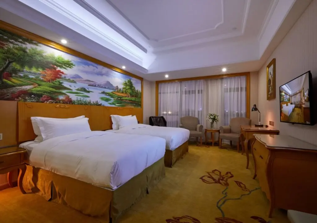 Шанхай: Venus International Hotel ( Shanghai Wild Zoo Shop)
