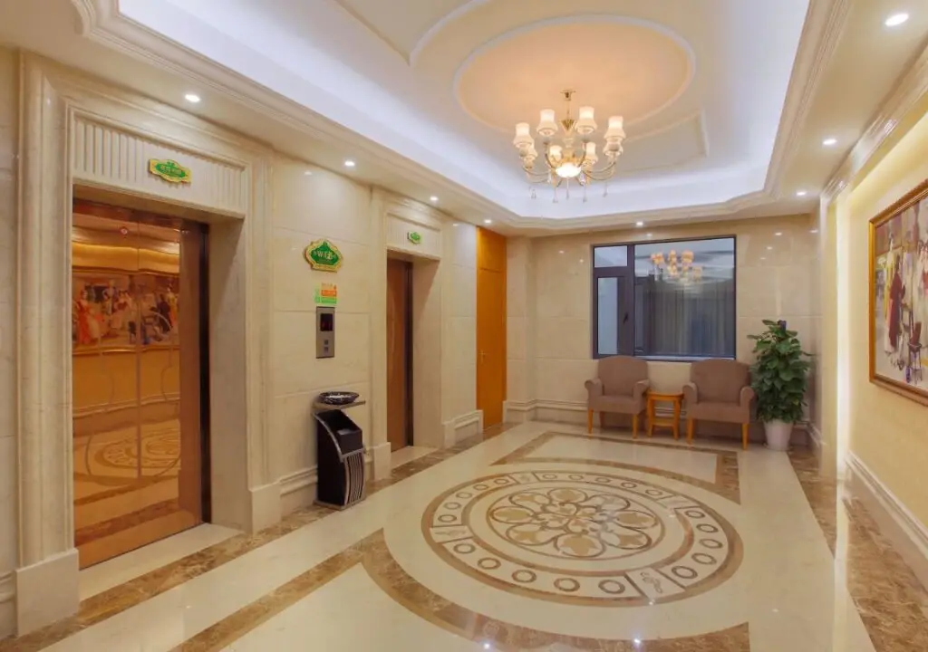 Шанхай: Venus International Hotel ( Shanghai Wild Zoo Shop)