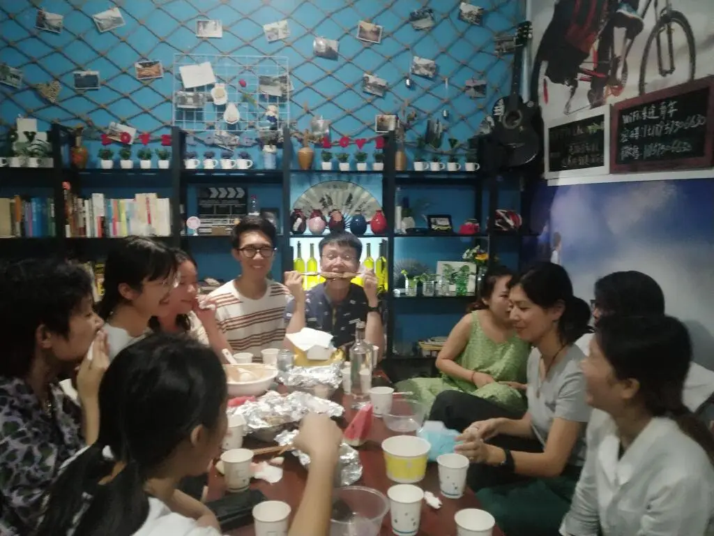Цзясинь: The One Youth Hostel