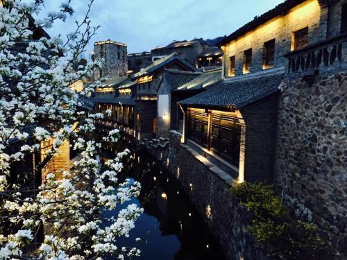 Gubei Water Town Landscape Villa — фото 1