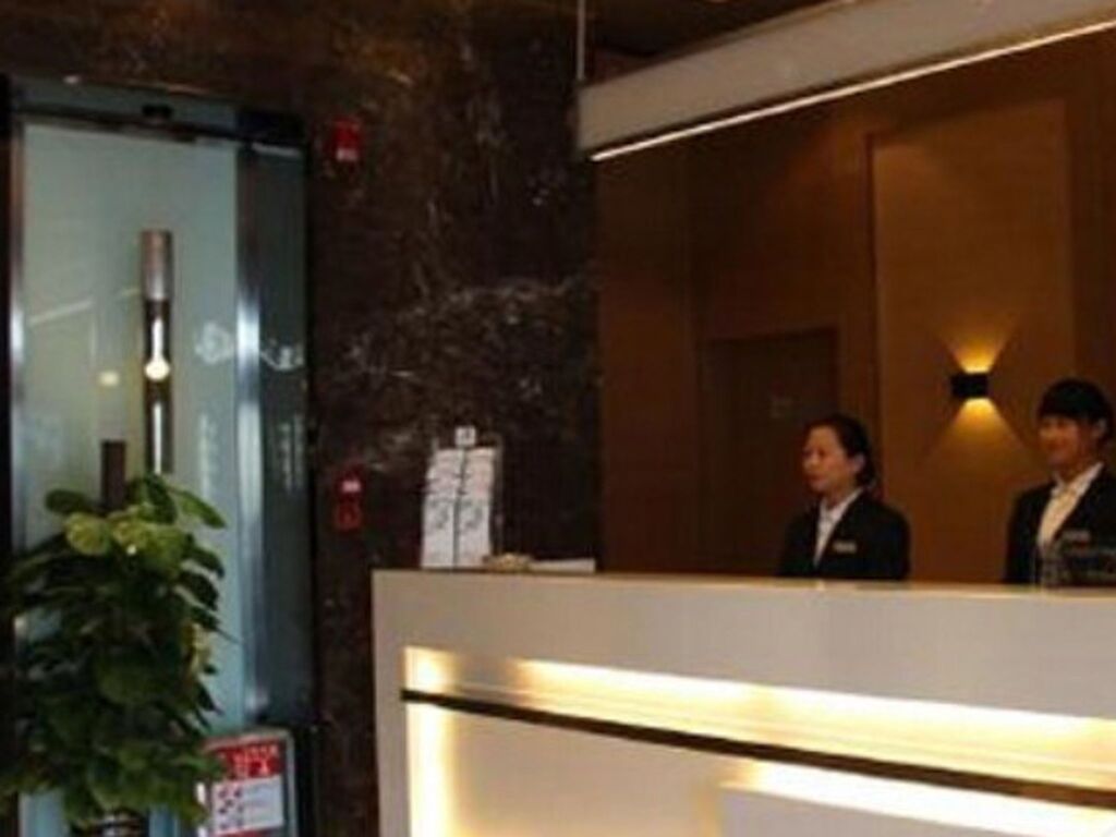 Цзинань: Jinjiang Inn Select Jinan Jingshi Road Yanshan Overpass Bridge