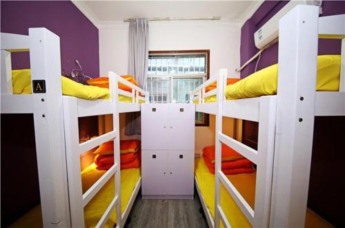 Сиань: The Silk Road in Changan Youth Space