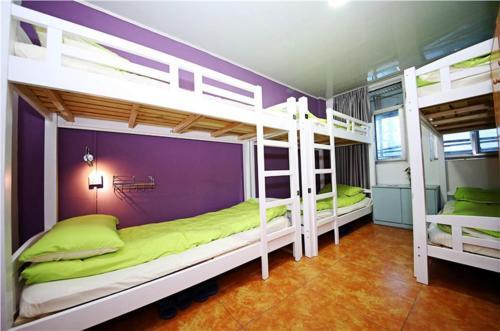 Сиань: The Silk Road in Changan Youth Space