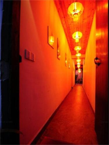 Цзясинь: Xiling Fengyun Inn