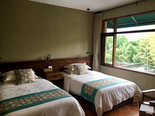 Хучжоу: You Zi Shan Ju Homestay
