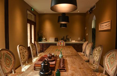 Хучжоу: You Zi Shan Ju Homestay