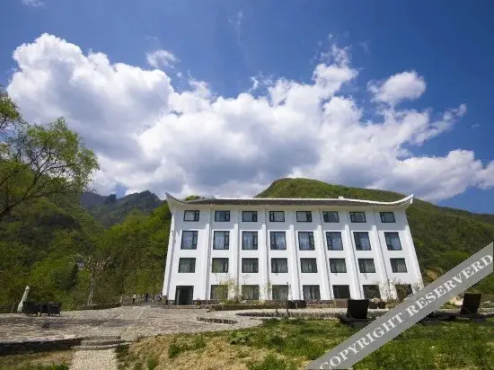 Мую: Shennongjia Xiangxiyuan Hotel