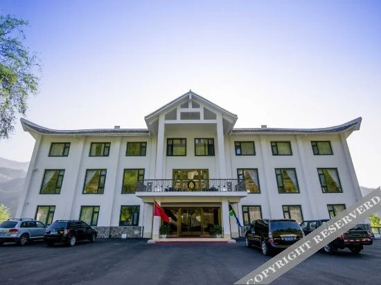 Мую: Shennongjia Xiangxiyuan Hotel