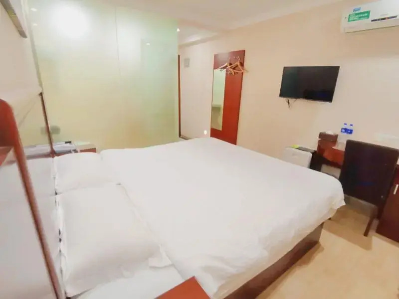 Шэньчжэнь: GreenTree Inn Shenzhen Guanggang Port Futian South Road Express Hotel