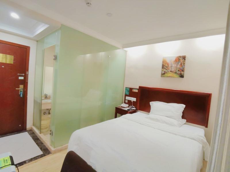 Шэньчжэнь: GreenTree Inn Shenzhen Guanggang Port Futian South Road Express Hotel