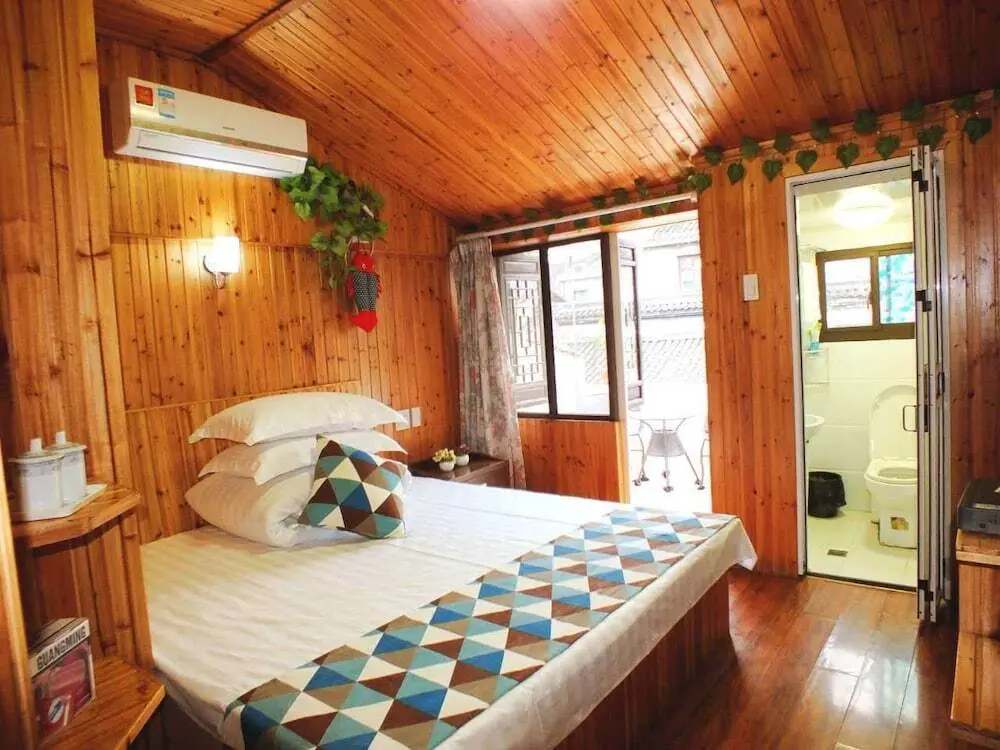 Цзясинь: Wuzhen Dongzha Shen Jia Inn