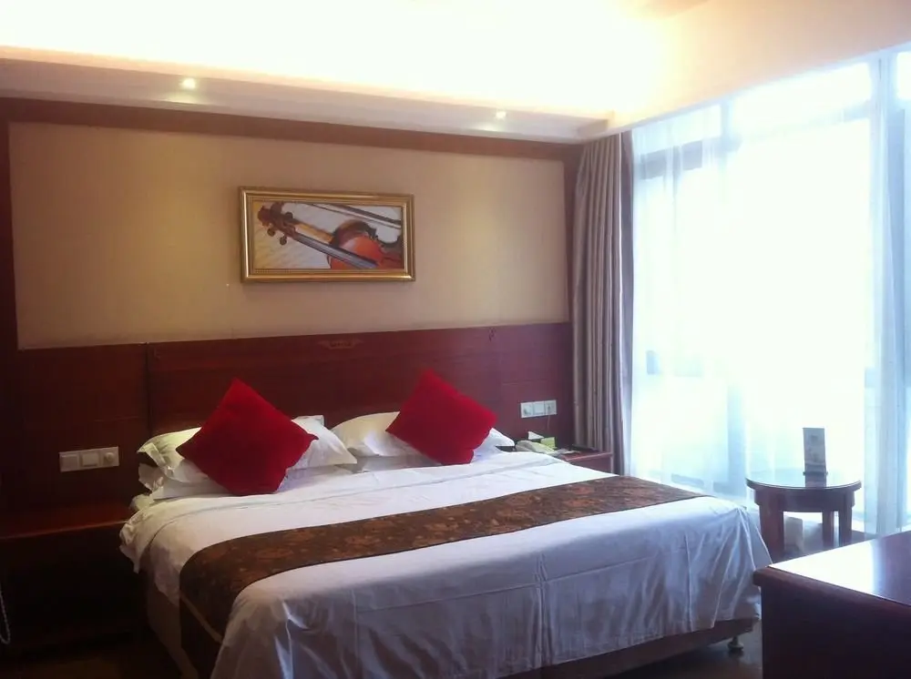 Шанхай: Vienna International Hotel Shanghai Disneyland Tour Shop