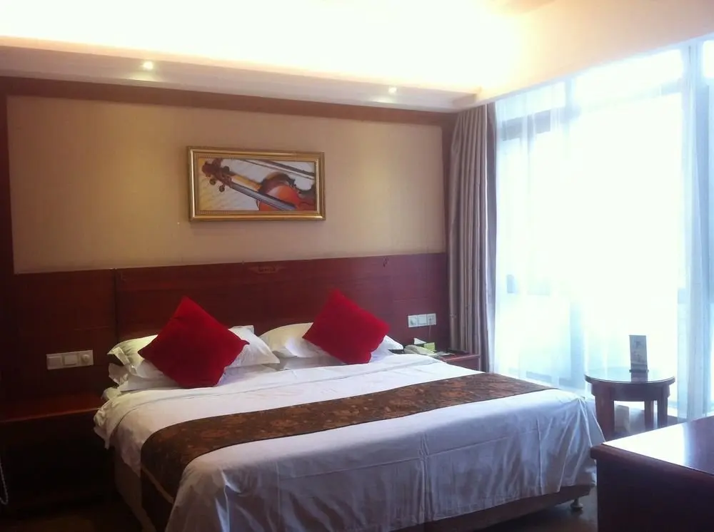 Шанхай: Vienna International Hotel Shanghai Disneyland Tour Shop