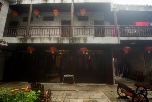 Yangshuo Shijian Gushi Inn — фото 1